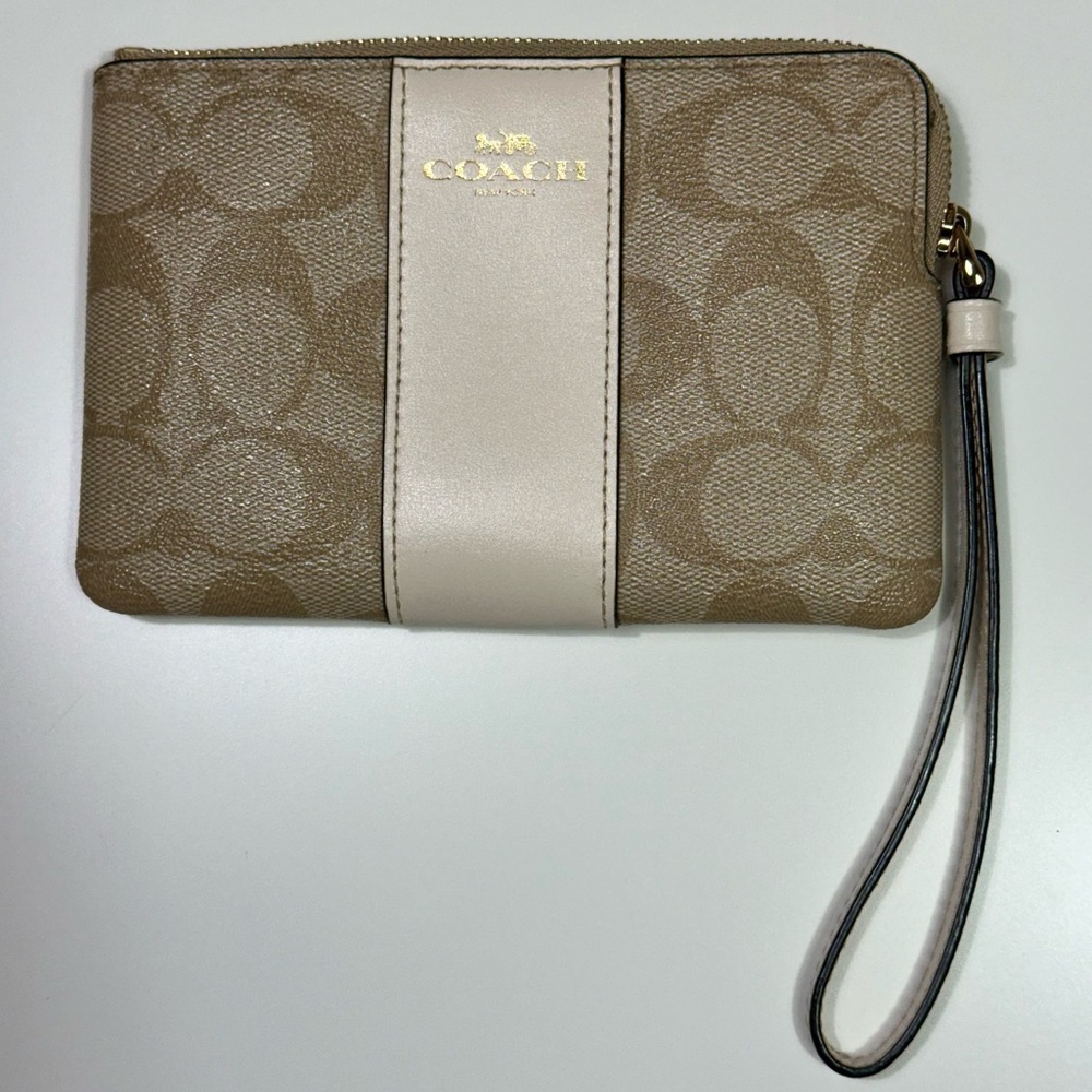 Coach Beige and Off-White leather Wristlet